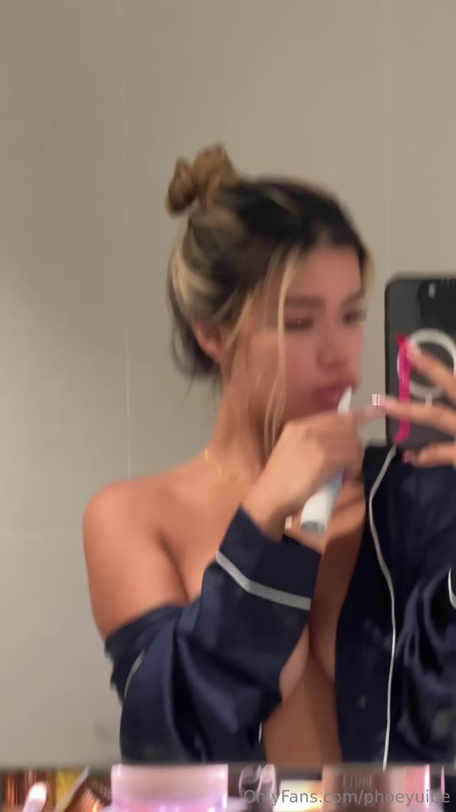 Phoebeyui Clip #493YK3
