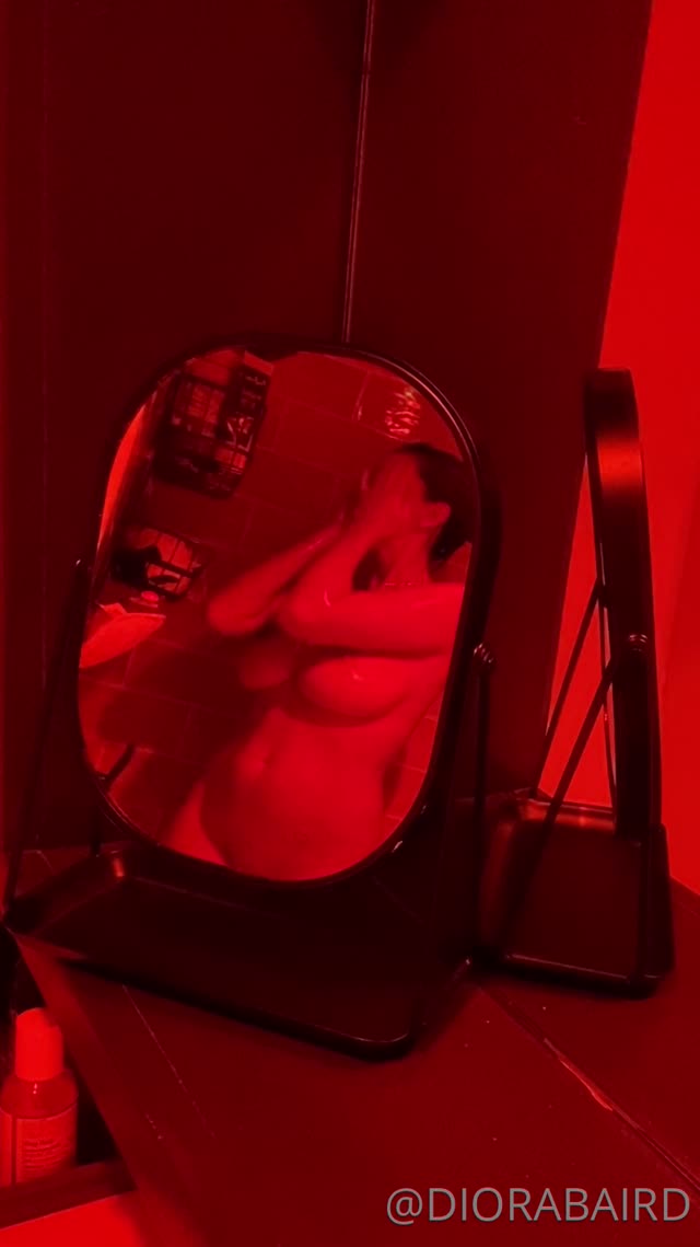 Diorabaird Clip #7i5VsV