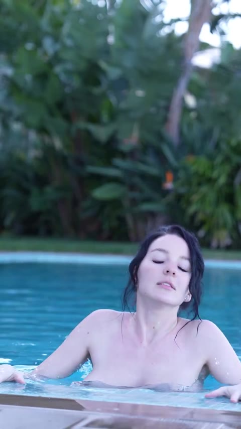 Laurine Clip #4f7fnc