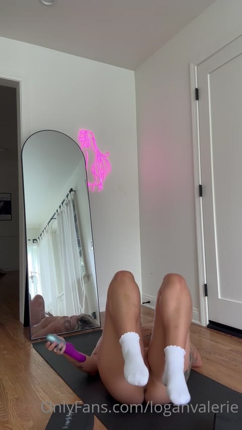 Loganvalerie Clip #zMF4F