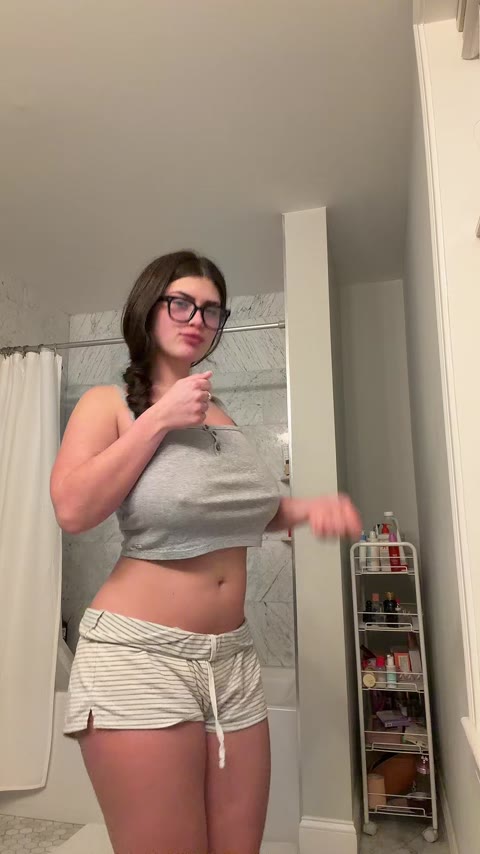 Colleen.333 Clip #3RsSMJ