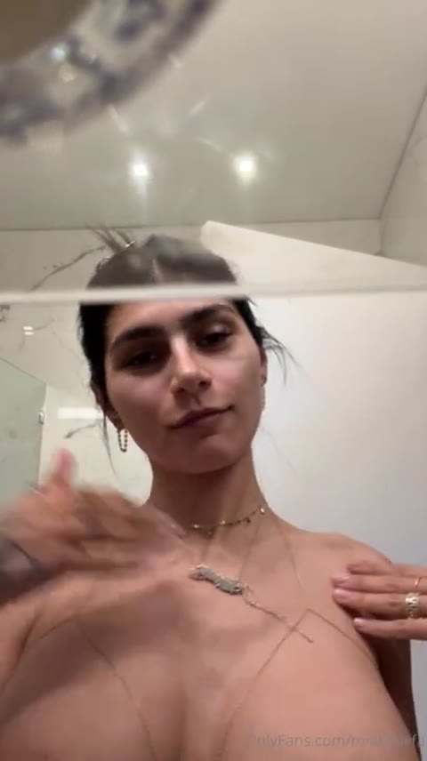 Miakhalifa Clip #8BskH5